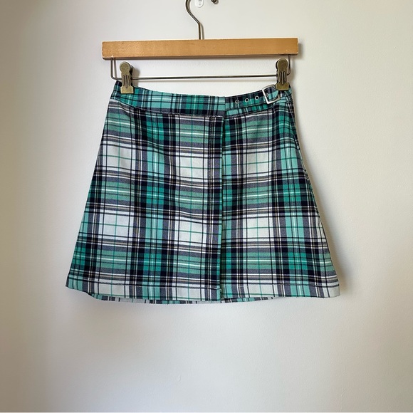 Brandy Melville Emerson Plaid Skirt - Picture 3 of 9